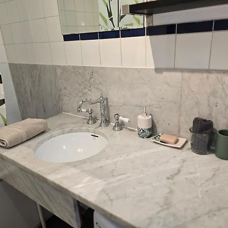 Apartment Sejour A 10 Minutes Du Chateau De Versailles Et 20 Minutes De Roland-garros- Votre Avec Lit King Size *